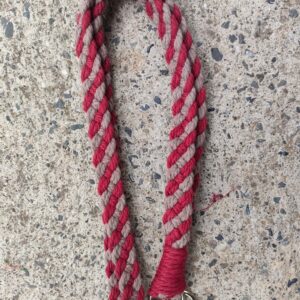 Geflochtener Schlüsselanhänger – Rot & Beige