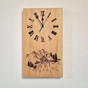 Wanduhr aus Ahornholz.