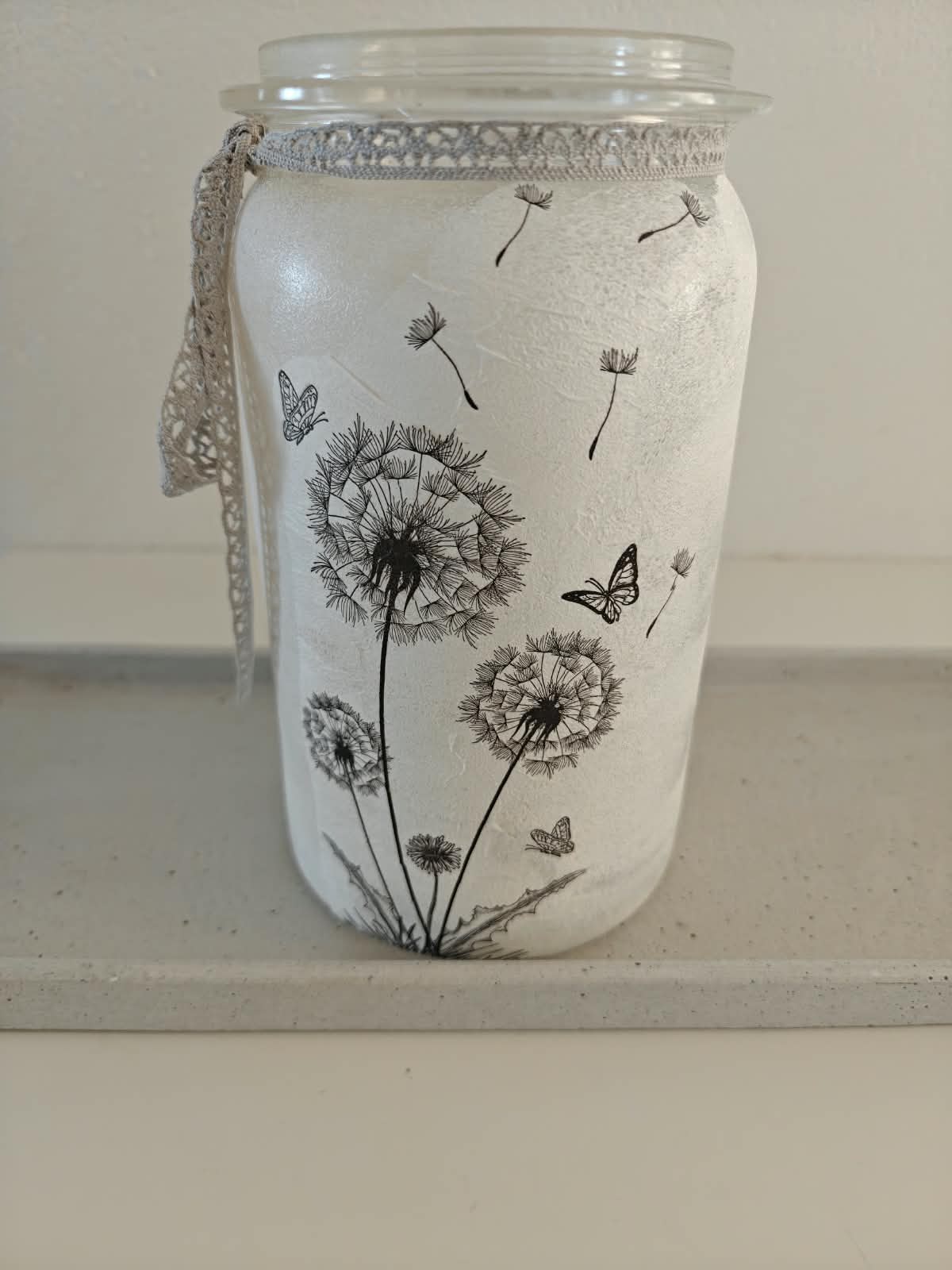 Handgemachtes Windlicht mit Pusteblumenmotiv